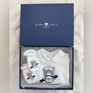 Story Loris baby
White Baby Outfit Set